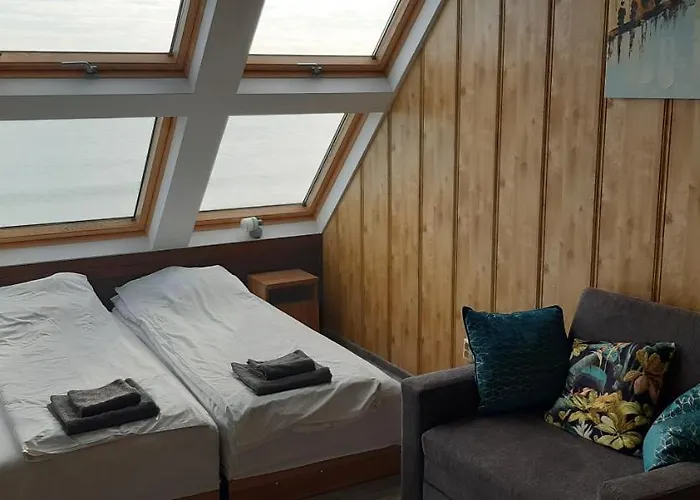 Проживание в семье Happy Варна